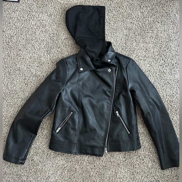 Leather jacket. - Picture 3 of 5